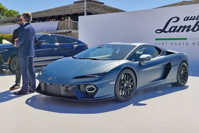 Lamborghini Temerario rear, tail lights and exhaust