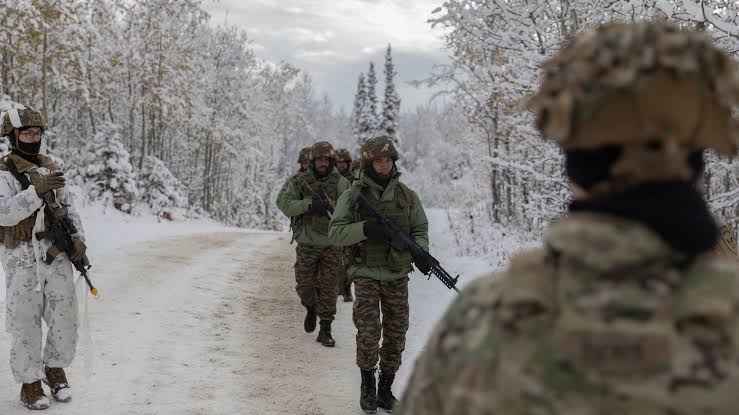 Indian and U.S. soldiers training together in Alaska